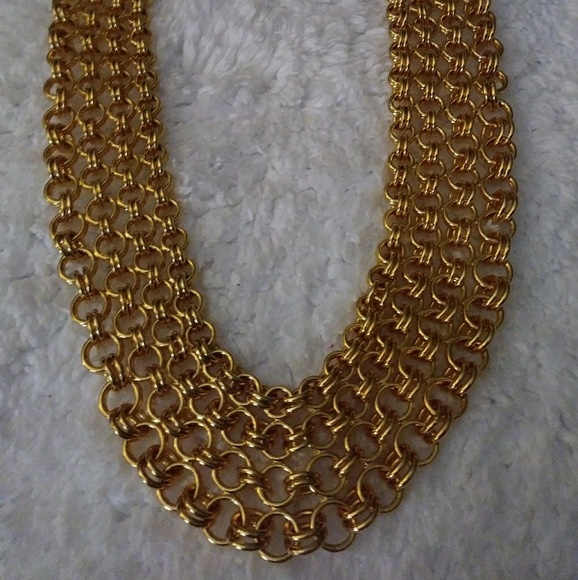 Jewelry - Gold Plated Statement Necklace NWOT🌷